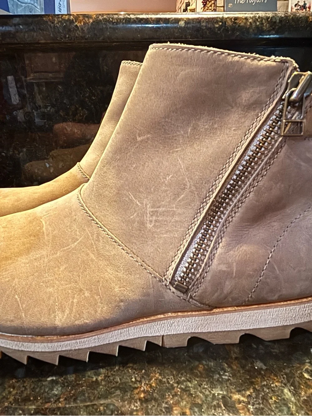 Sorel Harlow Chelsea Sz 10  Waterproof Tan Suede Womens  Boots See Description